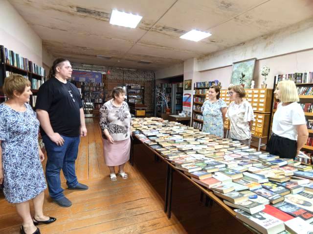 Ведущие специалисты Регионального центра по работе с книжными памятниками провели тренинг для коллег из Калининской МЦБ