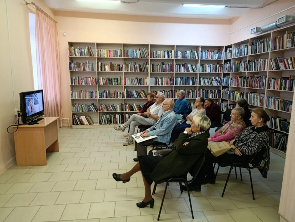 Улыбка длиною в эпоху: в клубе «Вдохновение» вспомнили Михаила Кокшенова