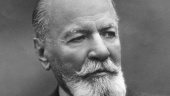 Выставка-портрет «Люди эпохи. Владимир Немирович-Данченко: к 165-летию со дня рождения советского режиссера, драматурга, педагога, писателя В. И. Немировича-Данченко»