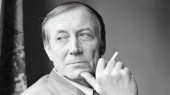 Выставка «Людей неинтересных в мире нет...: к 90-летию со дня рождения выдающегося советского и российского поэта Евгения Евтушенко»