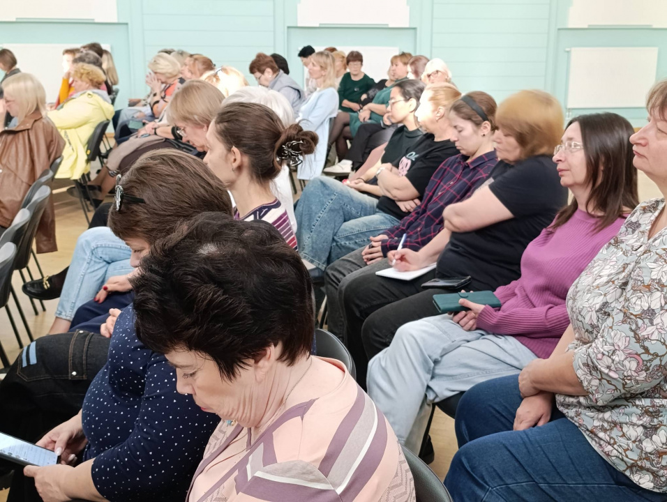 В Областной универсальной научной библиотеке определили векторы развития воспитательной работы на 2027 год