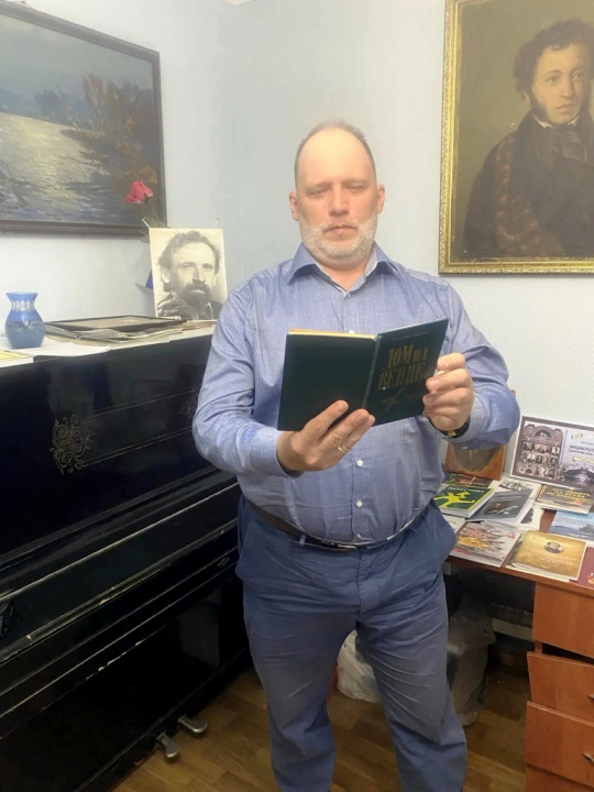 Светлой памяти поэта: в Саратове прошел литературный вечер «Романтика души и сердца»